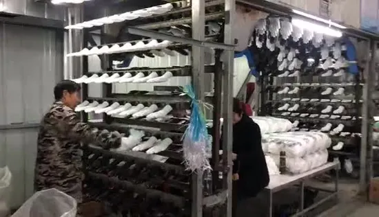 Перчатки ESD для чистых помещений из антистатической полиуретановой ткани с проводящим углеродным волокном.